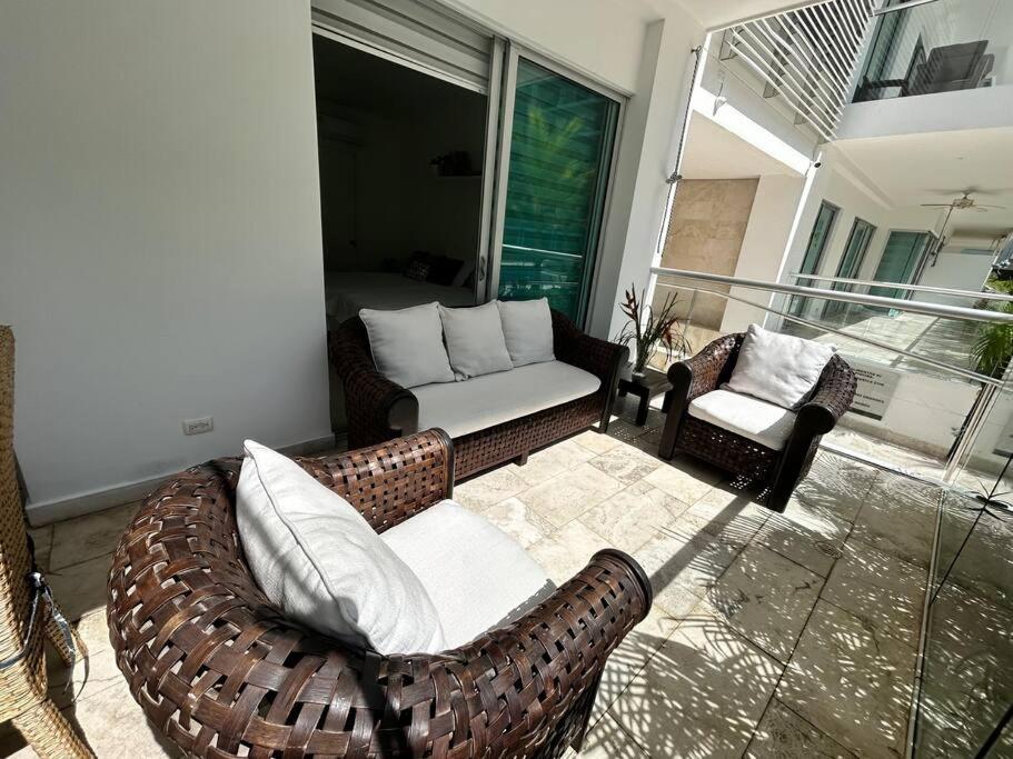 Beachfront Bliss-2br Haven Steps From Sandy Shores Apartment *