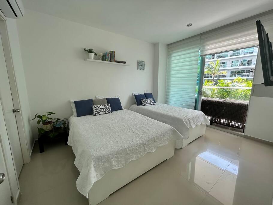 Apartment Beachfront Bliss-2br Haven Steps From Sandy Shores *