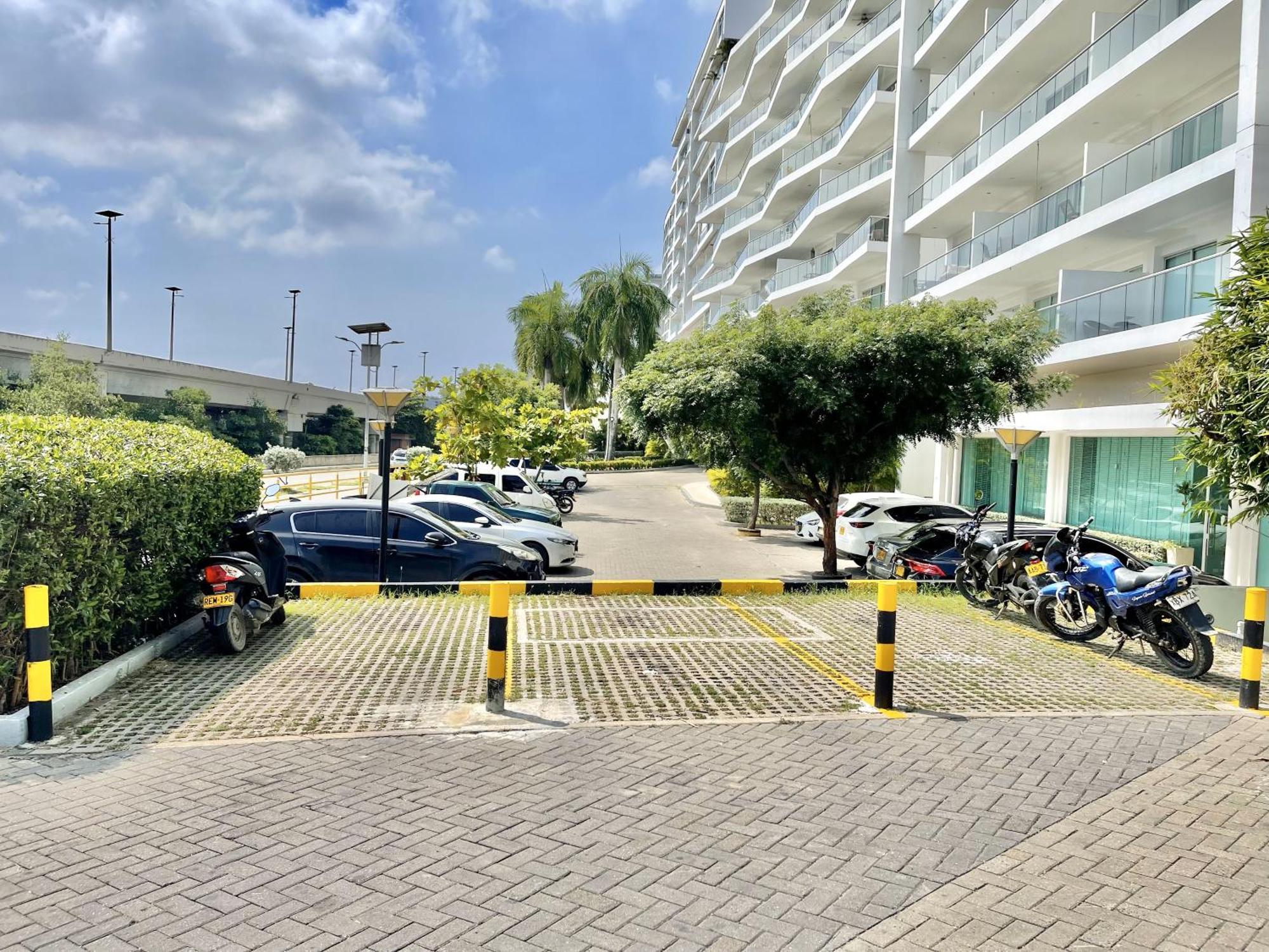Apartment Beachfront Bliss-2br Haven Steps From Sandy Shores Cartagena (Kolumbien)